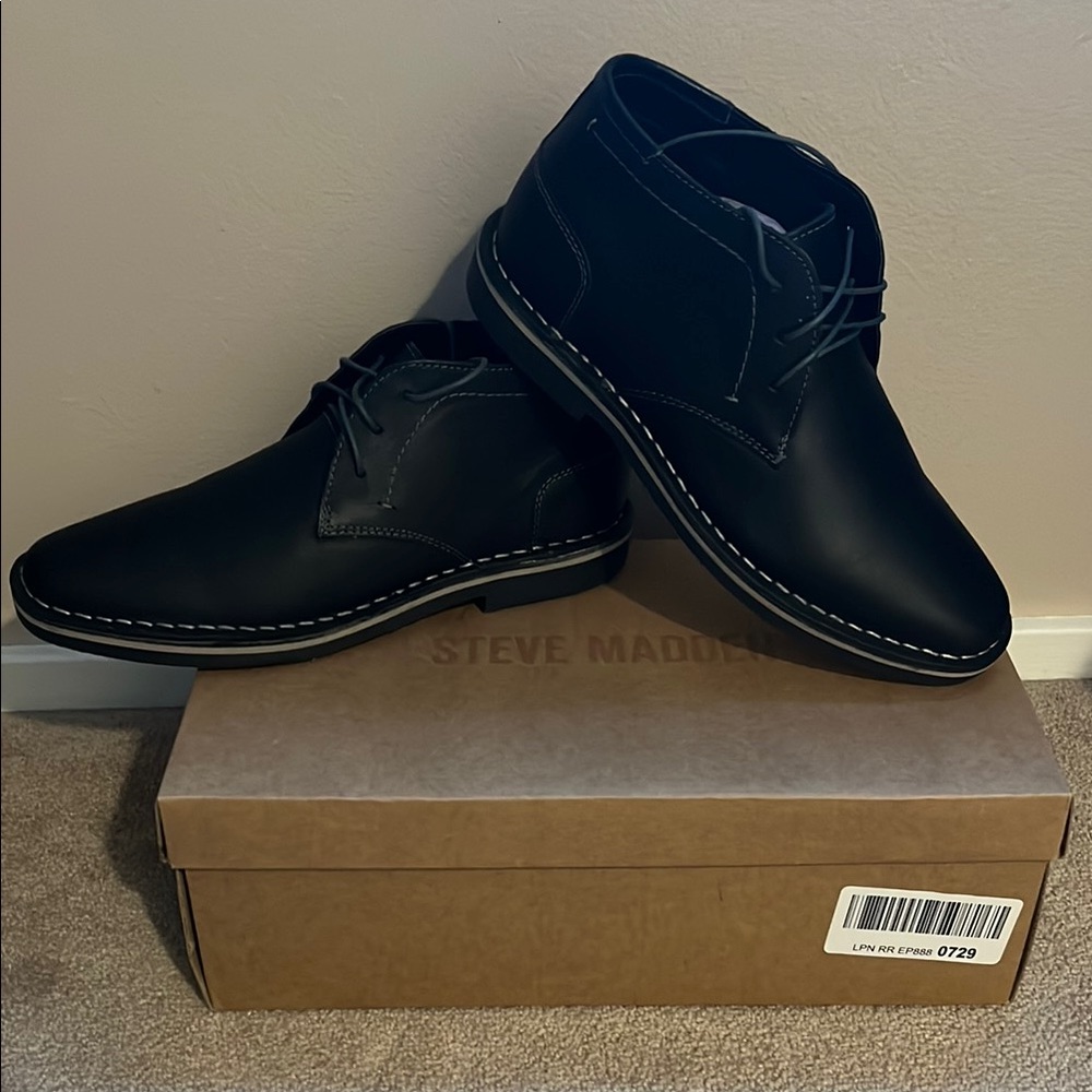 Steve Madden Black Leather Chukka Boots